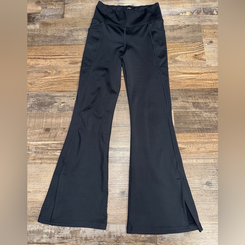 Abercrombie Kids YPB Black Flare Leggings Side Pockets Slit Hem Size 9/10